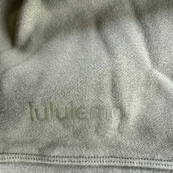 Lululemon sweatshirt, size 2 - Picture 2 of 2